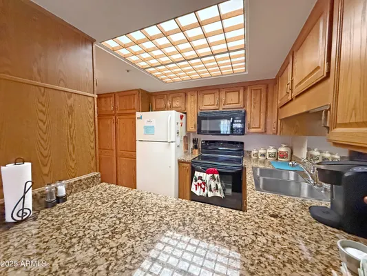 Property Slideshow image 3 of 18 | 10330 w thunderbird blvd a303, Sun City, AZ, 85351