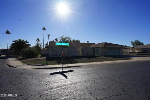 Property Slideshow image 2 of 49 | 9803 w pebble beach dr, Sun City, AZ, 85351