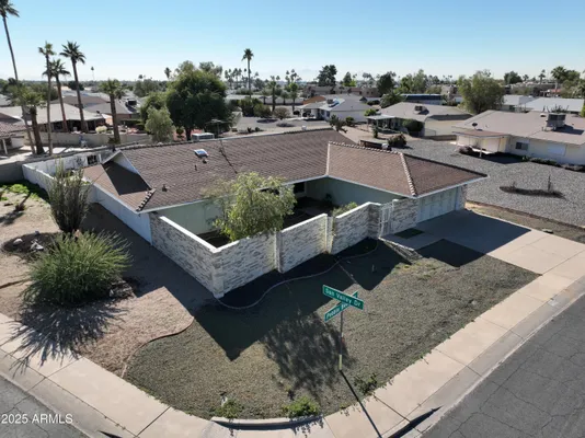 Property Slideshow image 2 of 32 | 9803 w pebble beach dr, Sun City, AZ, 85351