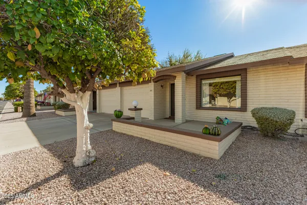 Property Slideshow image 3 of 35 | 2064 s farnsworth dr unit 101, Mesa, AZ, 85209