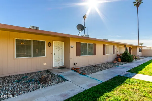 Property Slideshow image 2 of 28 | 10851 w santa fe dr, Sun City, AZ, 85351