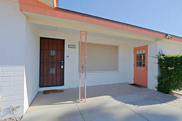 Property Slideshow image 3 of 28 | 147 n 61st way, Mesa, AZ, 85205