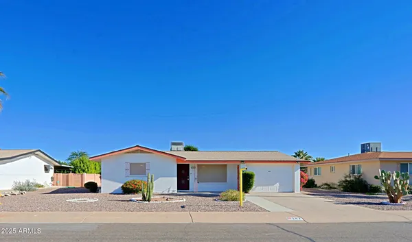 Property Slideshow image 2 of 28 | 147 n 61st way, Mesa, AZ, 85205