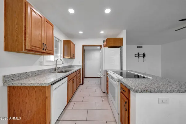 Property Slideshow image 3 of 27 | 13232 n 98th ave m, Sun City, AZ, 85351