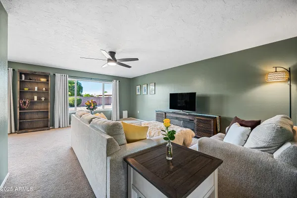 Property Slideshow image 2 of 40 | 16869 n meadow park dr, Sun City, AZ, 85351