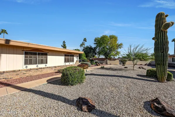 Property Slideshow image 3 of 25 | 13642 n 109th ave, Sun City, AZ, 85351