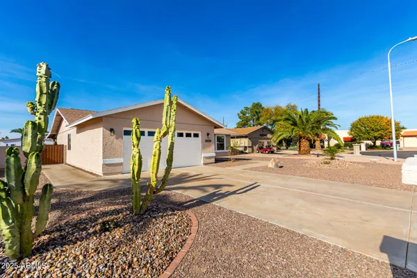 Property Slideshow image 2 of 54 | 25220 s kansas ave, Sun Lakes, AZ, 85248