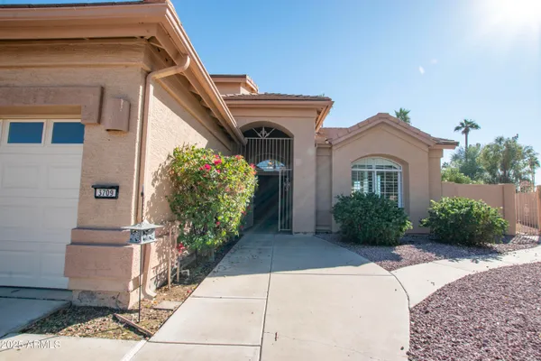 Property Slideshow image 3 of 66 | 3709 n 154th dr, Goodyear, AZ, 85395