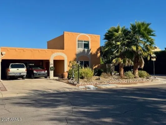 Property Slideshow image 2 of 32 | 7844 e coolidge st, Scottsdale, AZ, 85251