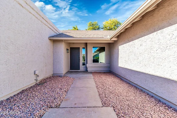 Property Slideshow image 3 of 55 | 940 s 78th pl, Mesa, AZ, 85208