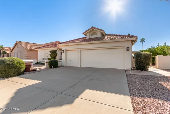 Property Slideshow image 3 of 39 | 11015 e flintlock ct, Sun Lakes, AZ, 85248