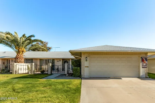 Property Slideshow image 2 of 35 | 10630 w tropicana cir, Sun City, AZ, 85351