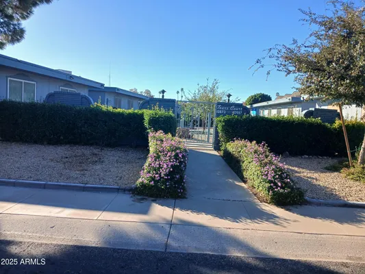 Property Slideshow image 2 of 7 | 10891 w buccaneer dr, Sun City, AZ, 85351