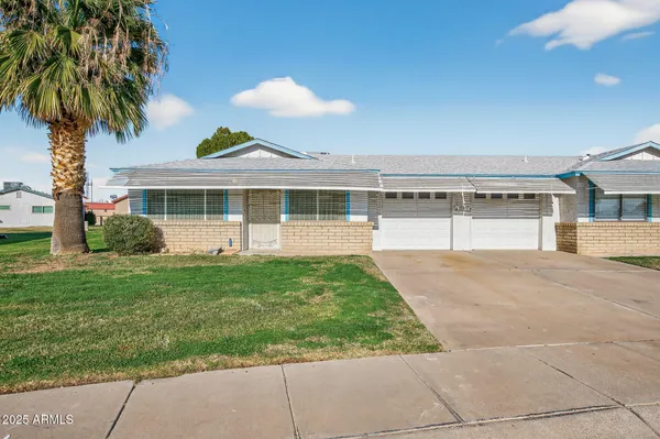 Property Slideshow image 3 of 39 | 10417 n 95th dr a, Peoria, AZ, 85345