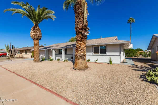 Property Slideshow image 2 of 30 | 10452 w meade dr, Sun City, AZ, 85351