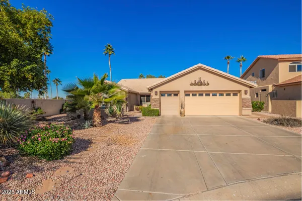 Property Slideshow image 2 of 50 | 9202 e cedar waxwing dr, Sun Lakes, AZ, 85248