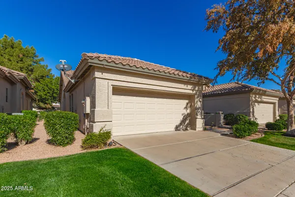 Property Slideshow image 3 of 46 | 9724 e tranquility way, Sun Lakes, AZ, 85248