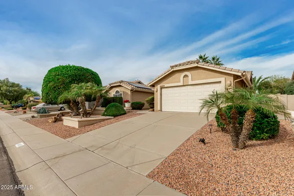 Property Slideshow image 2 of 42 | 18853 n 89th ln, Peoria, AZ, 85382