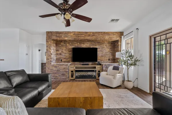 Property Slideshow image 3 of 42 | 3201 e gleneagle dr, Chandler, AZ, 85249