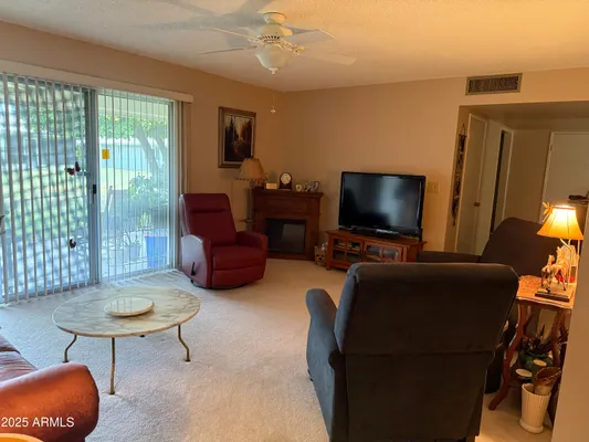 Property Slideshow image 2 of 8 | 10208 w kingswood cir, Sun City, AZ, 85351