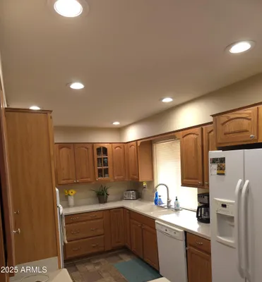 Property Slideshow image 2 of 14 | 9701 w greenway rd, Sun City, AZ, 85351