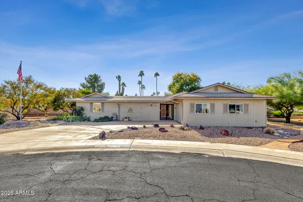 Property Slideshow image 2 of 50 | 10405 w mountain view rd, Sun City, AZ, 85351