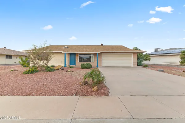 Property Slideshow image 2 of 28 | 12418 n vista grande ct, Sun City, AZ, 85351