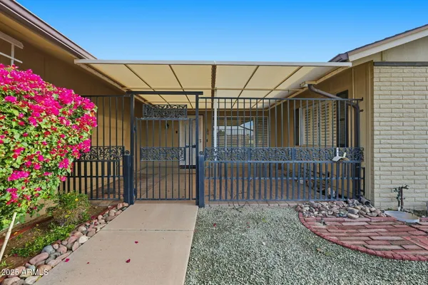 Property Slideshow image 2 of 36 | 9818 w emberwood dr, Sun City, AZ, 85351