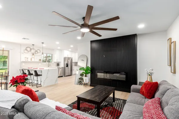 Property Slideshow image 3 of 34 | 10407 w desert forest cir, Sun City, AZ, 85351