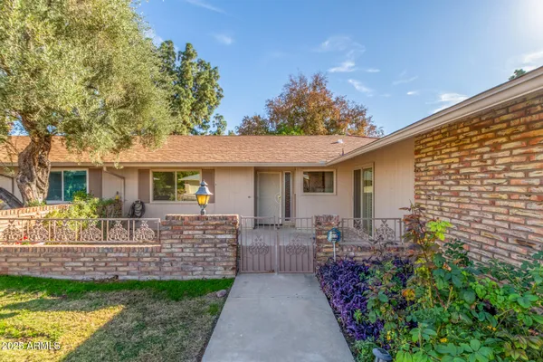 Property Slideshow image 2 of 43 | 9805 w gulf hills dr, Sun City, AZ, 85351