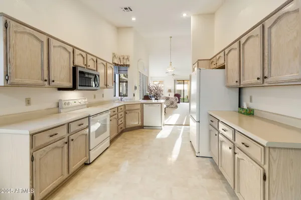 Property Slideshow image 2 of 55 | 23729 s pleasant way # 37, Sun Lakes, AZ, 85248