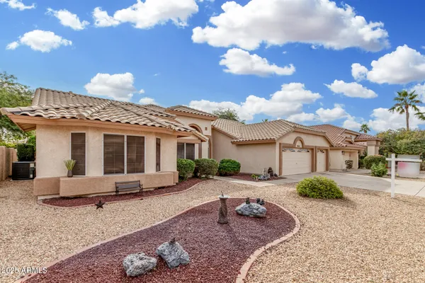 Property Slideshow image 2 of 42 | 9007 w kerry ln, Peoria, AZ, 85382