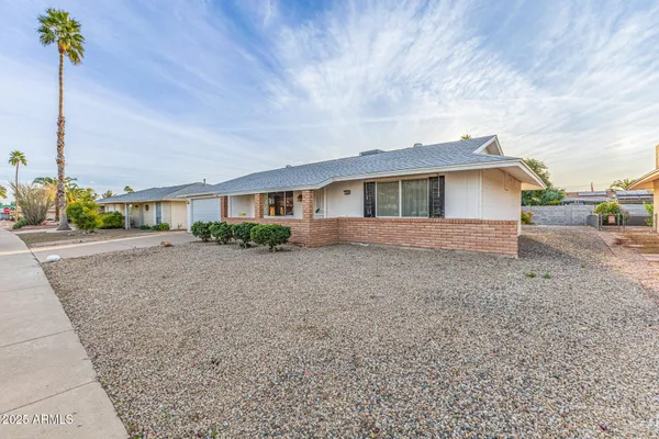 Property Slideshow image 3 of 28 | 10844 w sarabande cir, Sun City, AZ, 85351