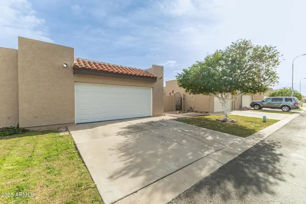 Property Slideshow image 2 of 30 | 3345 e university dr unit 42, Mesa, AZ, 85213