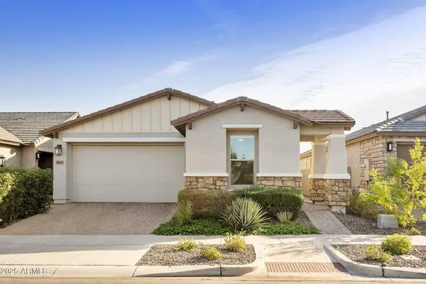 Property Slideshow image 2 of 67 | 5823 s del rancho, Mesa, AZ, 85212