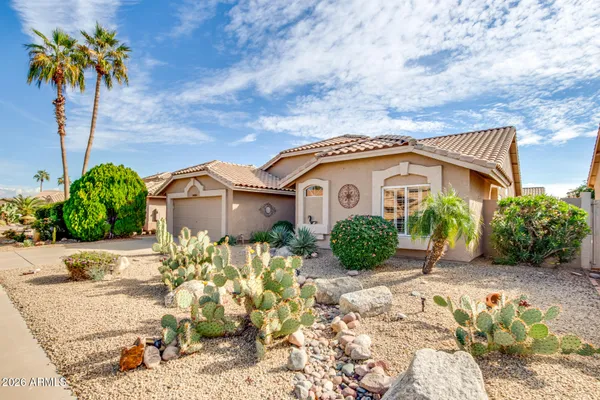 Property Slideshow image 2 of 48 | 8935 w kerry ln, Peoria, AZ, 85382