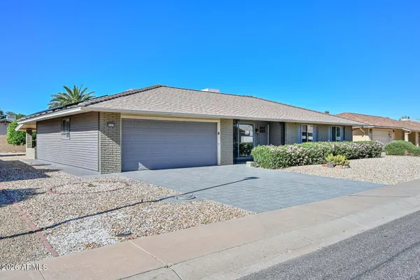 Property Slideshow image 3 of 40 | 9301 w glen oaks cir, Sun City, AZ, 85351