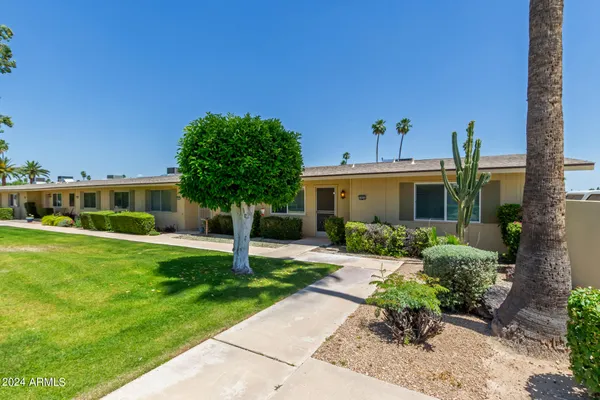 Property Slideshow image 3 of 34 | 10935 w santa fe dr, Sun City, AZ, 85351