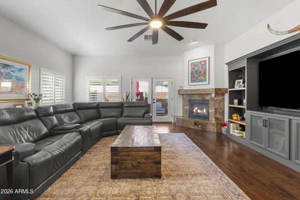 Property Slideshow image 2 of 27 | 18650 n 91st ave 1201, Peoria, AZ, 85382