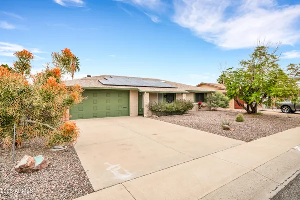 Property Slideshow image 2 of 37 | 9422 w manzanita dr, Sun City, AZ, 85373