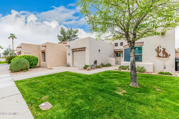Property Slideshow image 2 of 25 | 17056 n zuni trl, Surprise, AZ, 85374