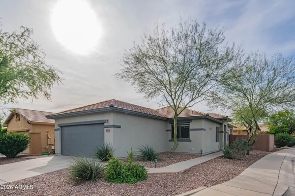 Property Slideshow image 2 of 29 | 40130 n thunder hills ct, Phoenix, AZ, 85086