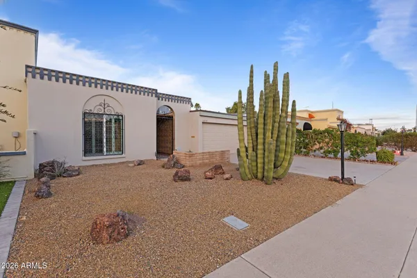 Property Slideshow image 2 of 45 | 6278 e catalina dr, Scottsdale, AZ, 85251