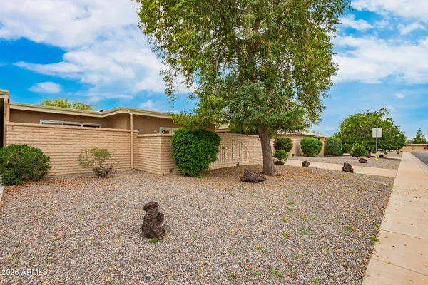 Property Slideshow image 2 of 31 | 9819 w lancaster dr, Sun City, AZ, 85351