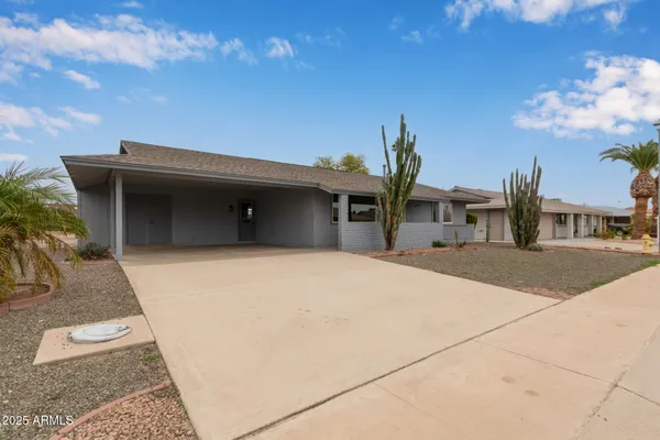 Property Slideshow image 2 of 27 | 10502 w meade dr, Sun City, AZ, 85351