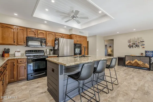 Property Slideshow image 3 of 26 | 7813 e nopal ave, Mesa, AZ, 85209