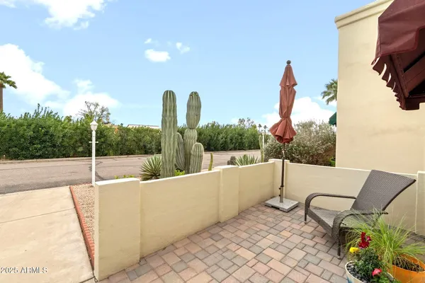 Property Slideshow image 3 of 52 | 5324 n 78th pl, Scottsdale, AZ, 85250