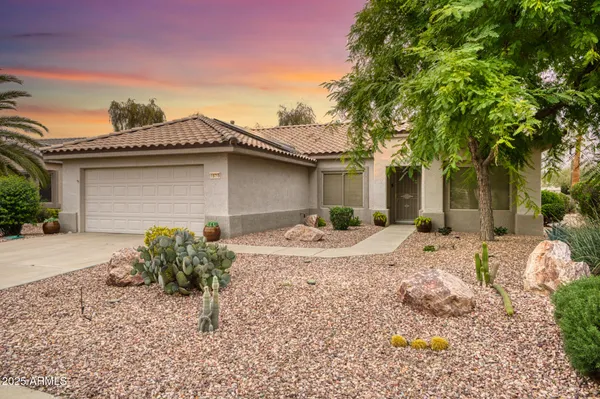 Property Slideshow image 2 of 38 | 19719 n desert song way, Surprise, AZ, 85374