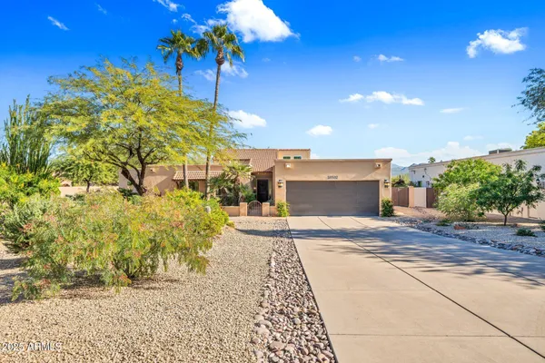 Property Slideshow image 2 of 33 | 18532 e horseshoe bnd, Rio Verde, AZ, 85263