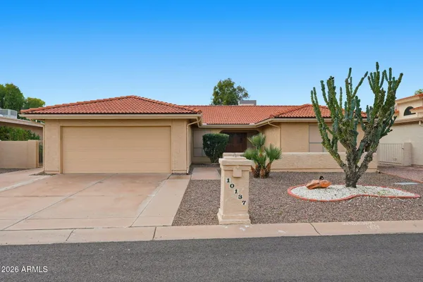 Property Slideshow image 2 of 29 | 10137 e chestnut dr, Sun Lakes, AZ, 85248